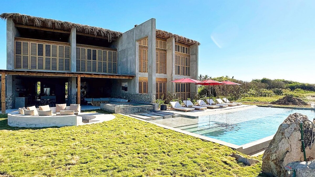 Designer Villa in Plataforma