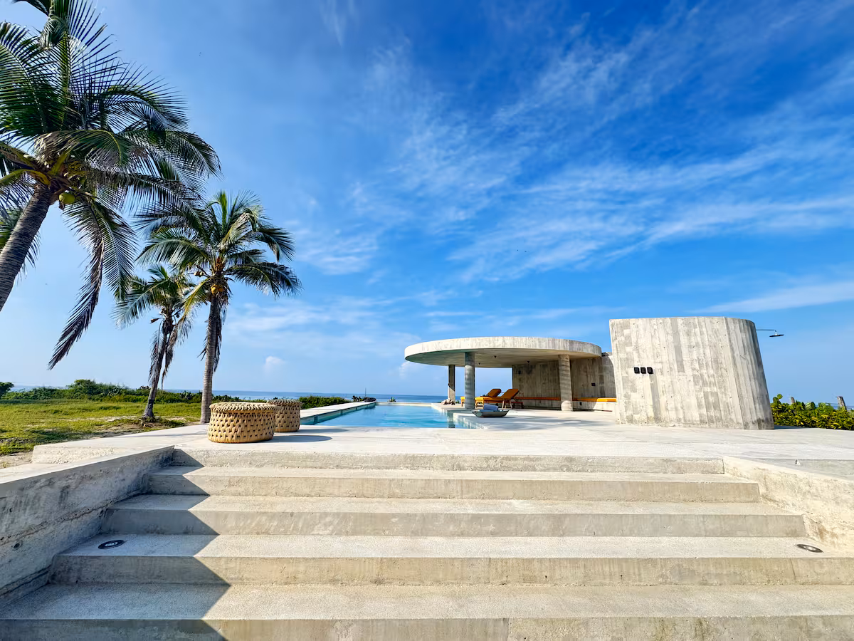 Brutalist Home in El Venado
