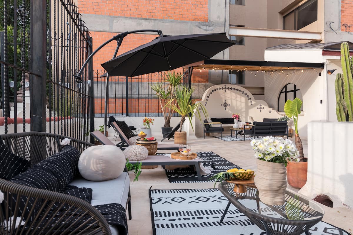 White Lotus Mexico City