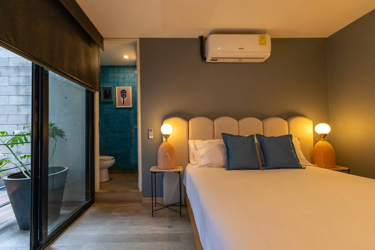 Amsterdam 75 Mexico City