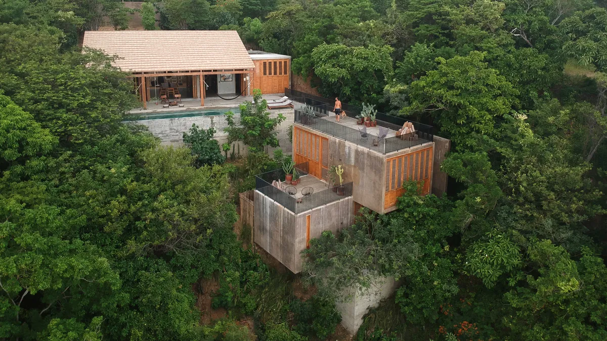 La Extraviada Puerto Escondido