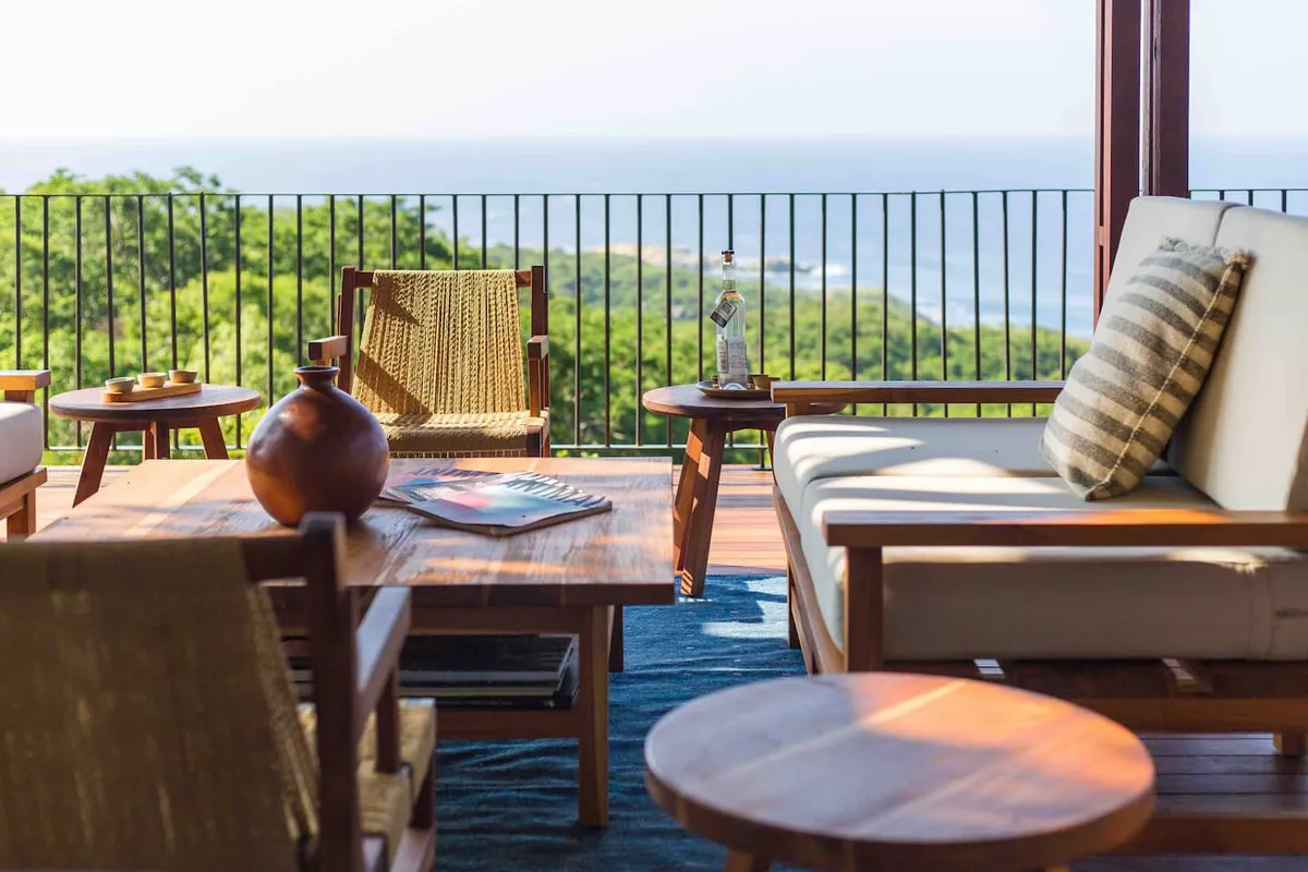 La Distancia Puerto Escondido